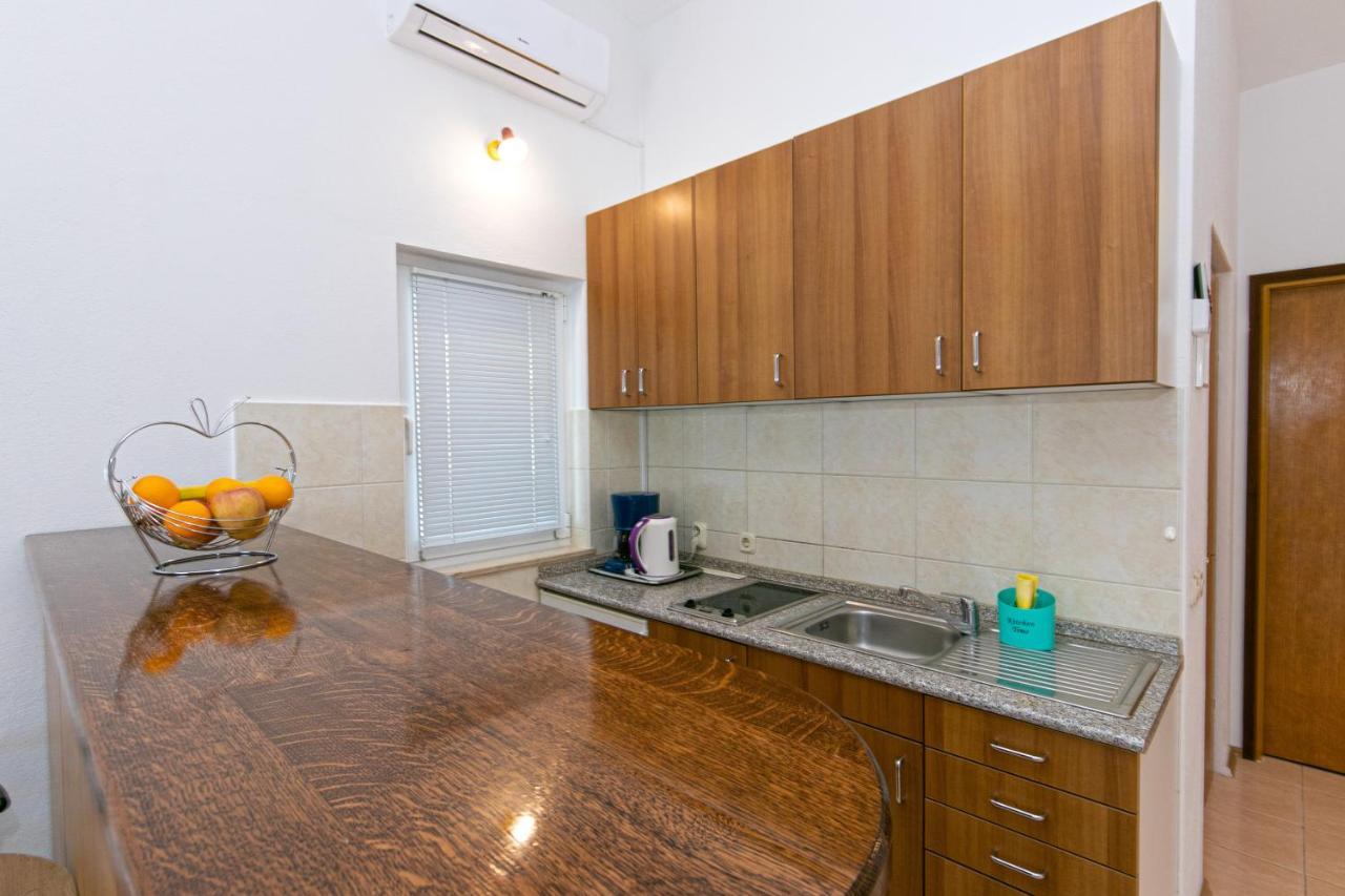 Adria Brela Apartments Exterior photo